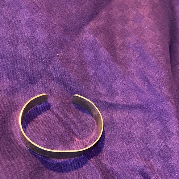 Elegant Silver Inspirational Bracelet - Picture 4 of 6